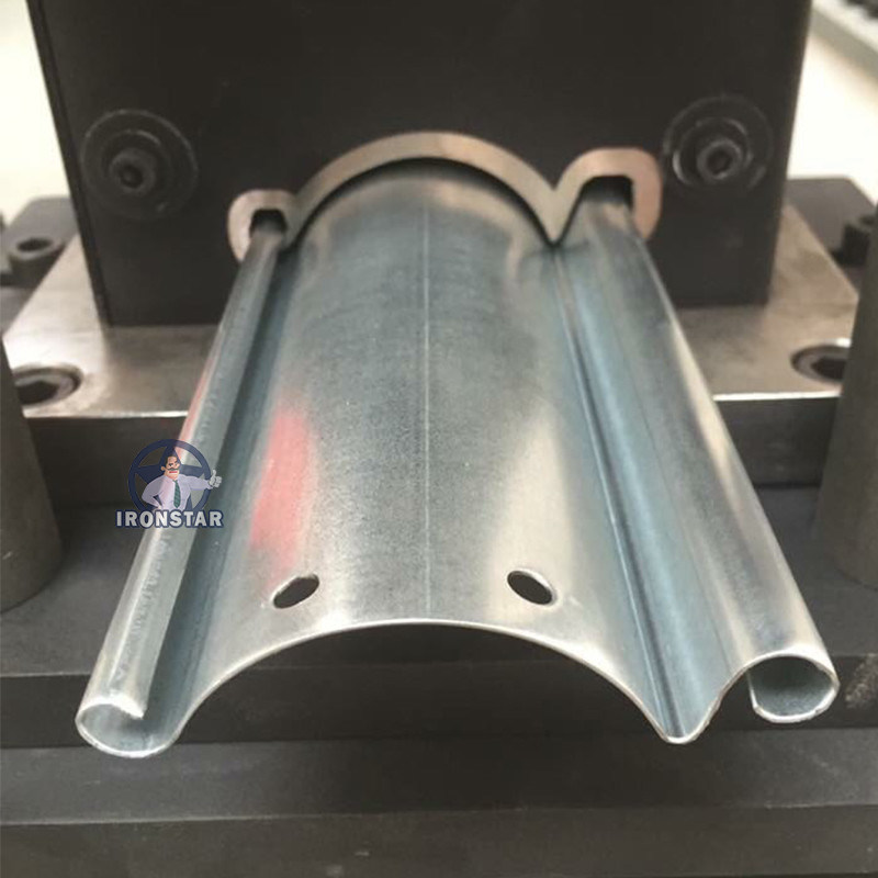 “Perforated Door Shutter Roll Forming Machine with 3-Ton Manual Decoiler & Hydraulic Automatic Slat Production”